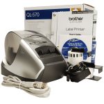 ⁦מדפסת למדבקות רחבות עם חיתוך אוטומטי Brother QL-570⁩ – תמונה ⁦3⁩